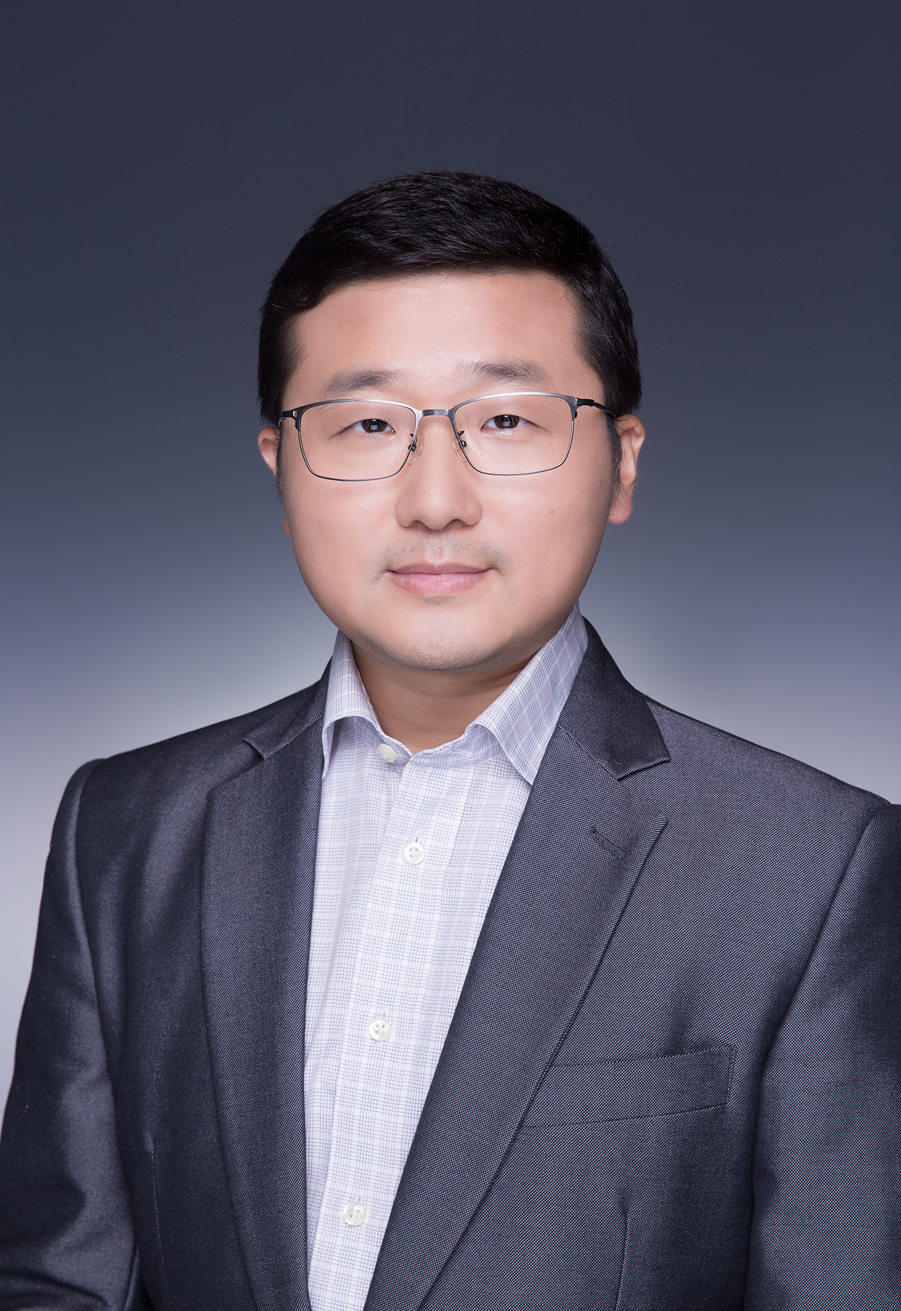 175人物简介刘冉,男,中南财经政法大学财务管理学士学位,复旦大学世界