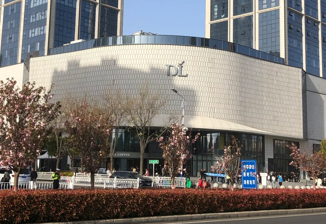 于东来:将关闭多家胖东来门店,包括一家半年销售额超8亿元的店!