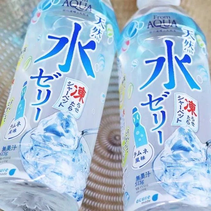 看着像水，摇一摇“喝”进嘴里的是果冻？From AQUA天然水果冻社媒走红