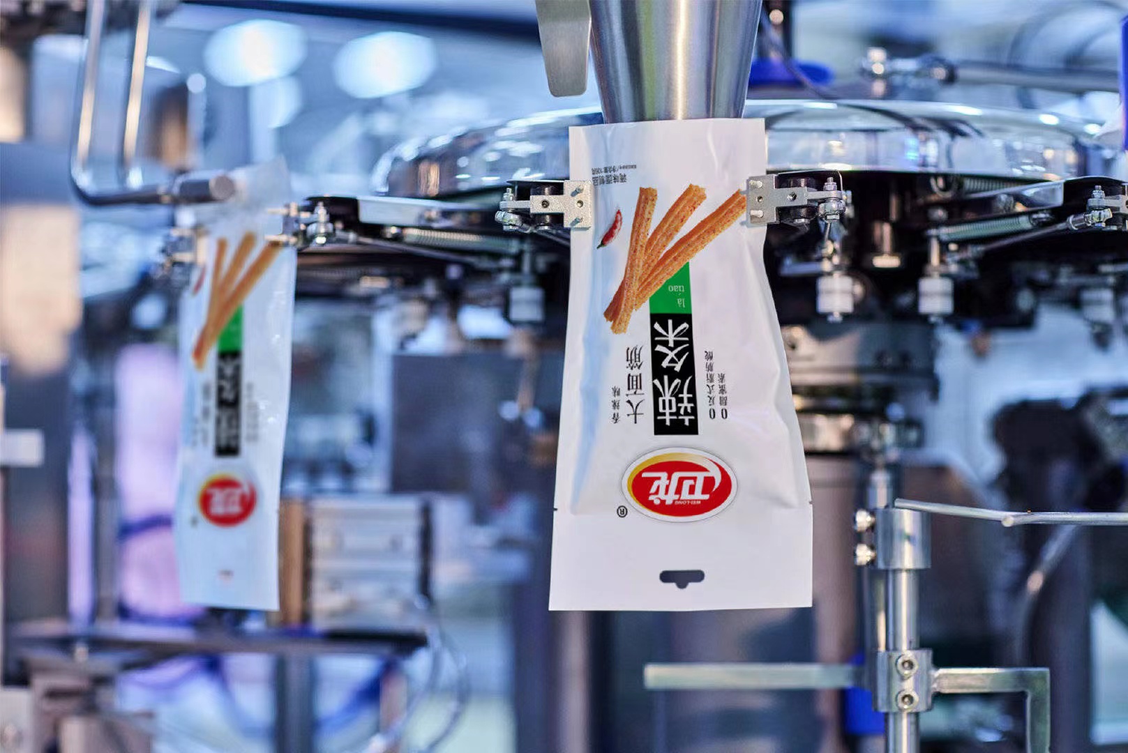 卫龙辣条制作车间