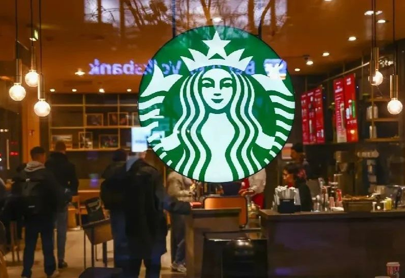 星巴克CEO在首季业绩出炉后说中国新帅及团队“做得非常出色”；他还说咖啡今年都不涨价