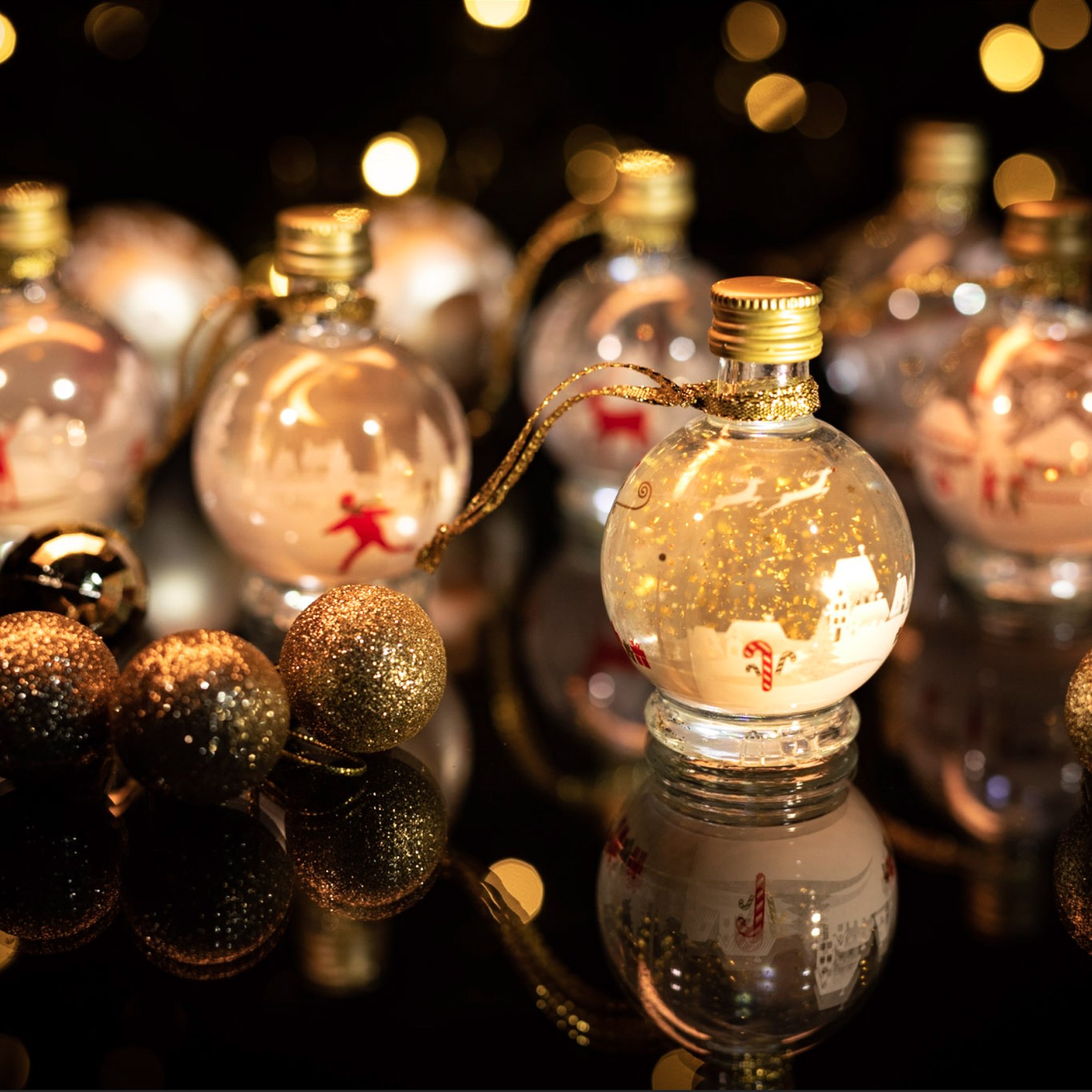 Gravity Drinks Launches Light Up Gin Liqueur Baubles Foodtalks全球食品资讯