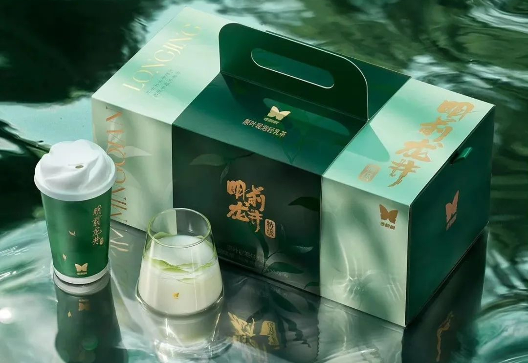 绕地球61圈后,香飘飘反向“开店”