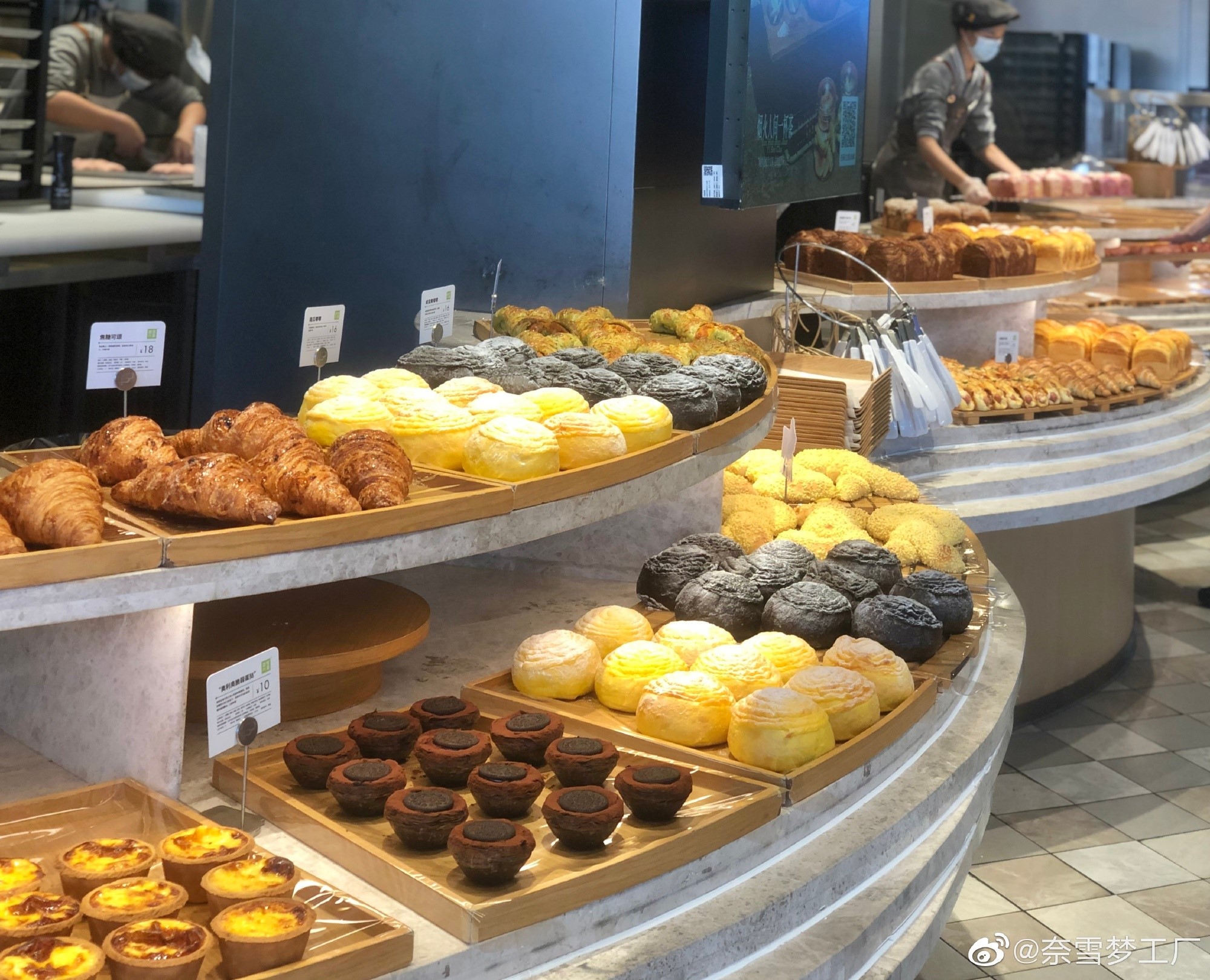 奈雪梦工厂店内