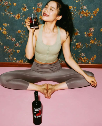 醉鹅娘」如饴火烈鸟酒系列新品：喝个鸟酒