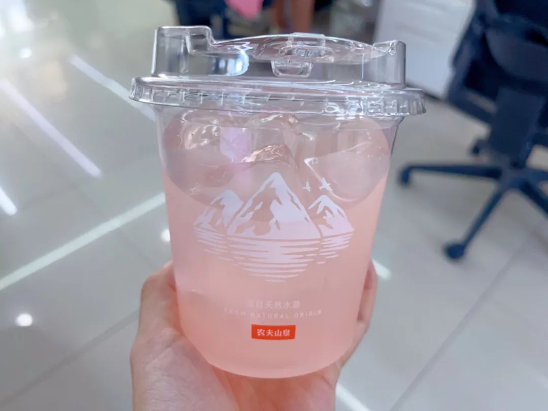 便利店的冰杯,杀疯了-FoodTalks全球食品资讯