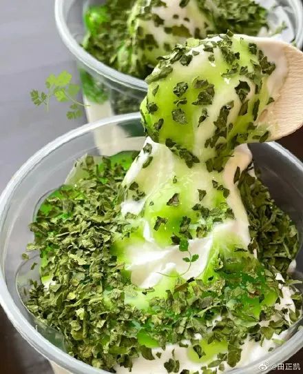 网友发回香菜新地的测评