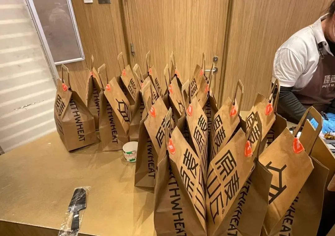 剩菜盲盒走红，临期食品“回春”了？ Foodtalks 