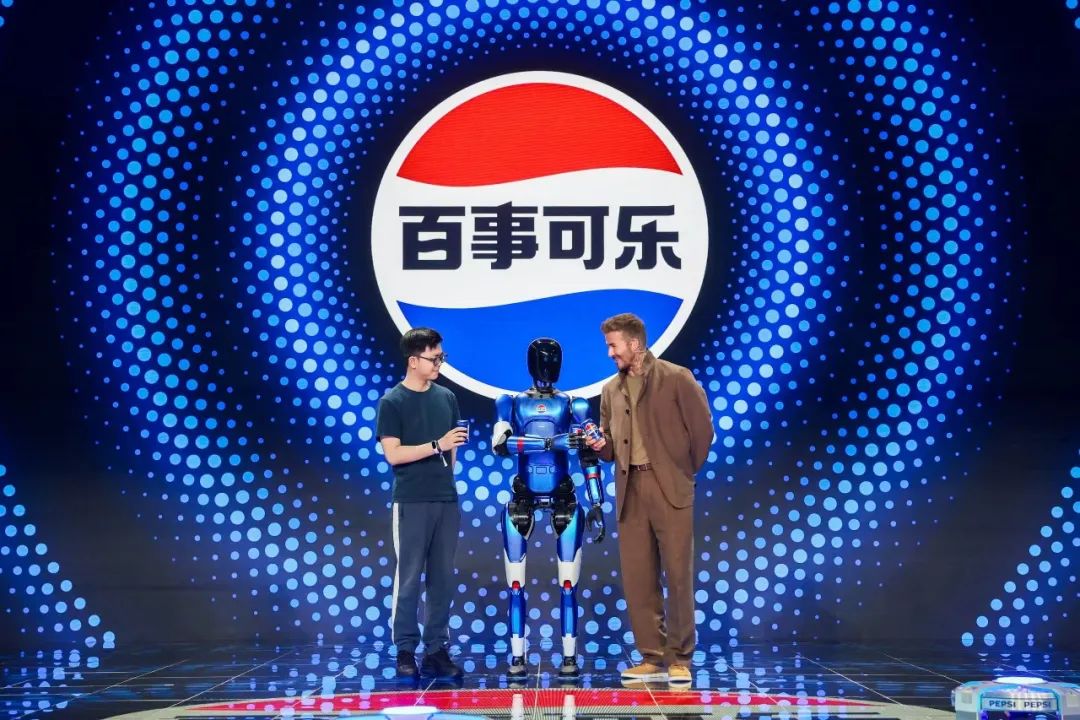 乐鱼体育 -百事可乐跨界科技！品牌首个人形机器人出道，能说会道还有拿手绝活