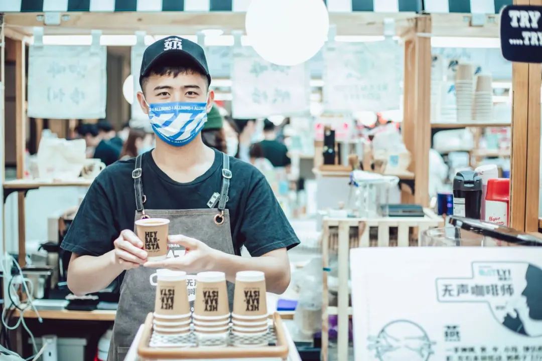 OATLY燕麦奶