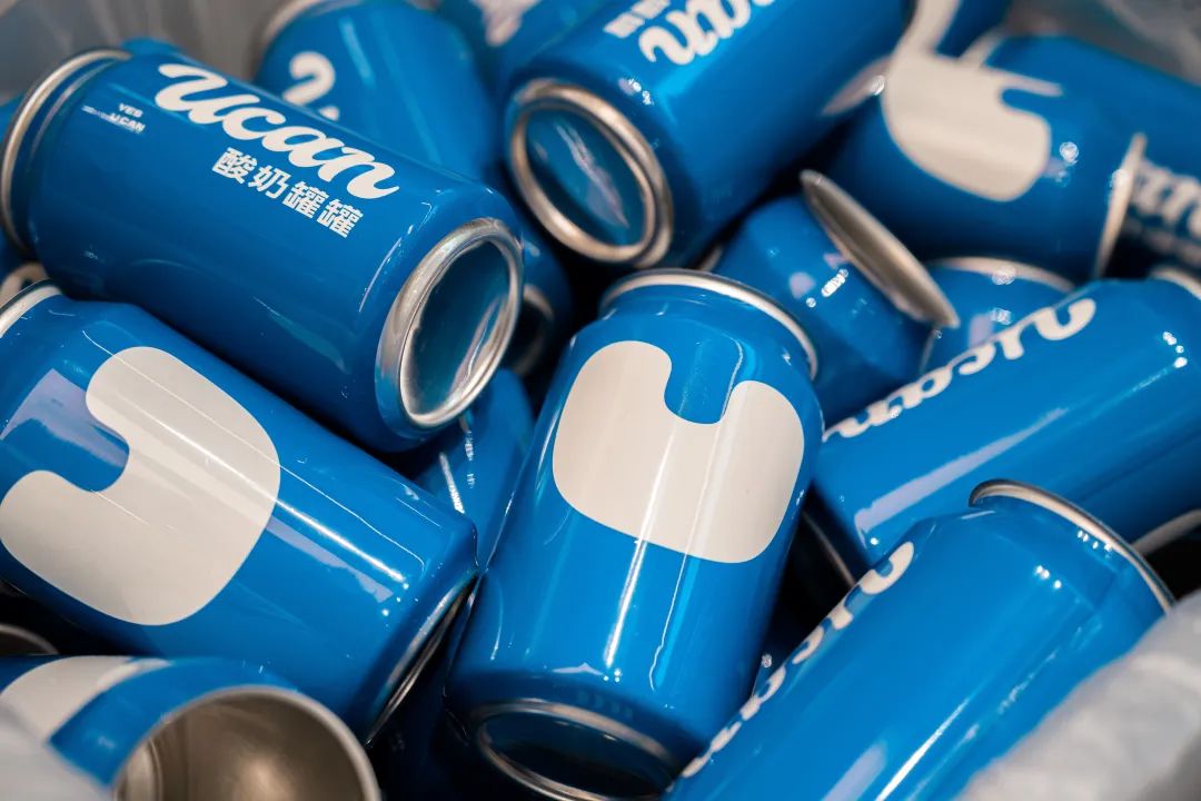 最高日营收超2万,“罐罐酸奶”走红上海,酸奶跑出新玩法?