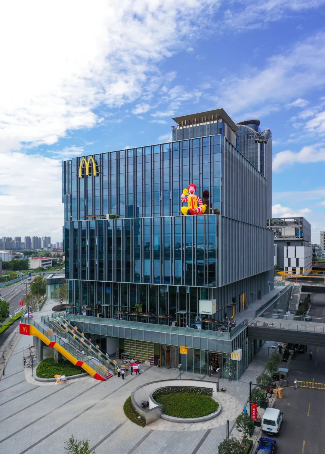 麦当劳中国搬进全新“巨无霸魔方”，总部大楼为何如此重要？_加盟星百度招商加盟服务平台