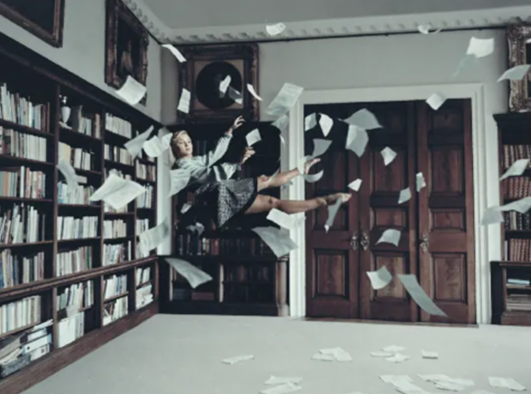 《FALLING IN LIBRARY》