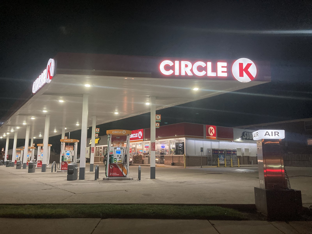 美国最大的连锁加油站之一Circle K是做便利店起家的 