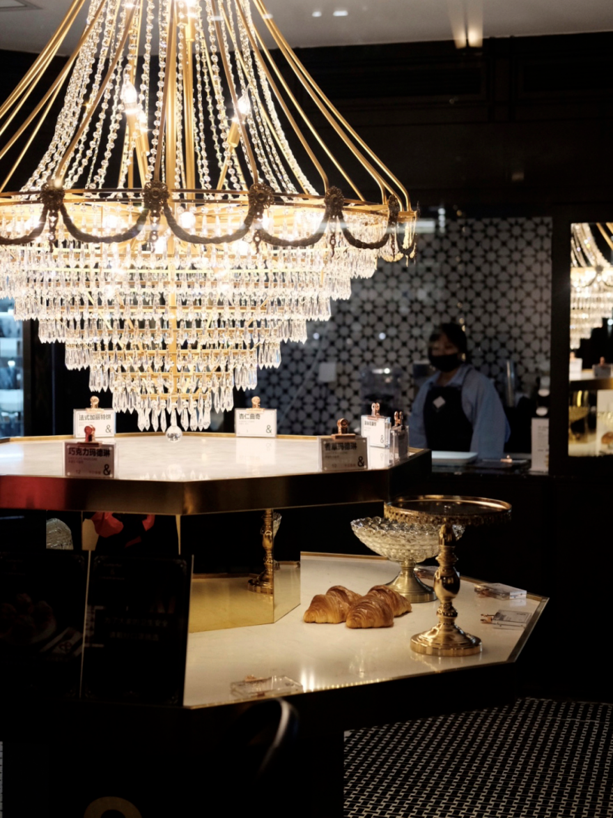 网红面包店b&c一个成本不到六块钱的纸袋,闲鱼转手能卖100?