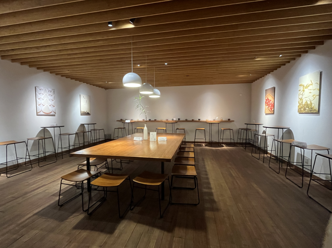探访中式茶饮品牌「煮葉」：星巴克模式打造标准化空间-FoodTalks全球食品资讯