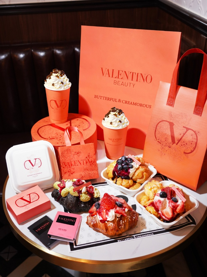 B&C跨界合作VALENTINO美妆：打造限定主题店，买面包送香水