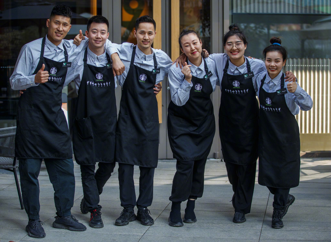 星巴克工作人员