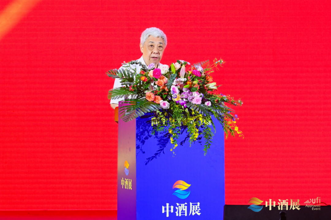 中国酒类流通协会常务副会长刘员