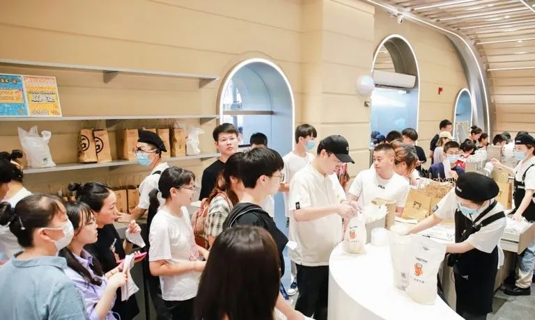 古茗门店内