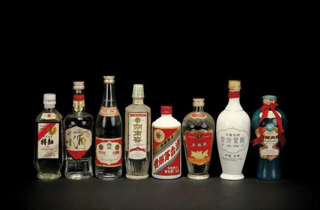 中国白酒老大之争，茅台是如何逆袭五粮液的？-FoodTalks全球食品资讯