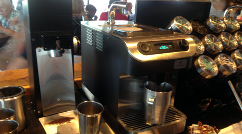 星巴克专 供的mastrena全自动咖啡机资料来源:星巴克官网